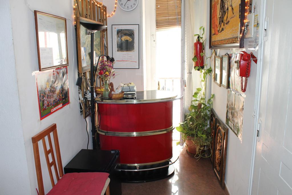 Hostal Graciela Madrid Exteriör bild