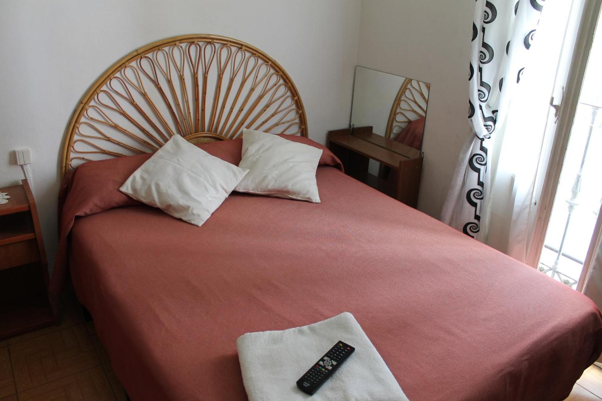 Hostal Graciela Madrid Exteriör bild