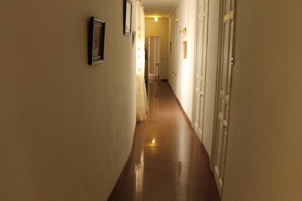 Hostal Graciela Madrid Exteriör bild