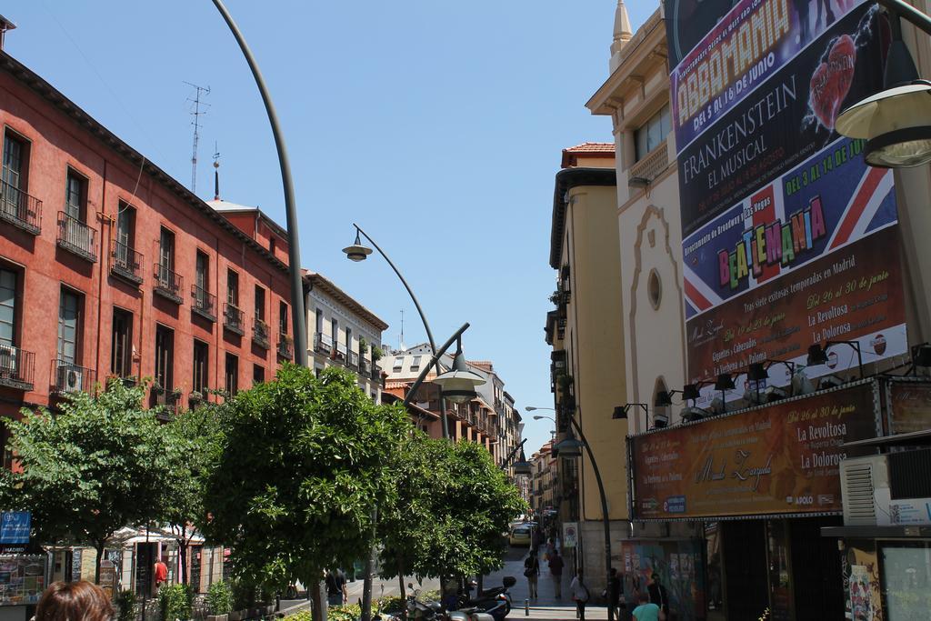 Hostal Graciela Madrid Exteriör bild